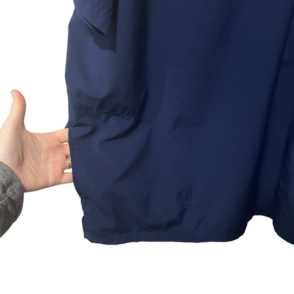 BARCO ONE AMPLIFY 3-POCKET V-NECK SCRUB TOP NAVY SIZE LARGE - Picture 3 of 6